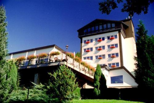 Hotel Reifenstein Kleinbartloff Exterior photo